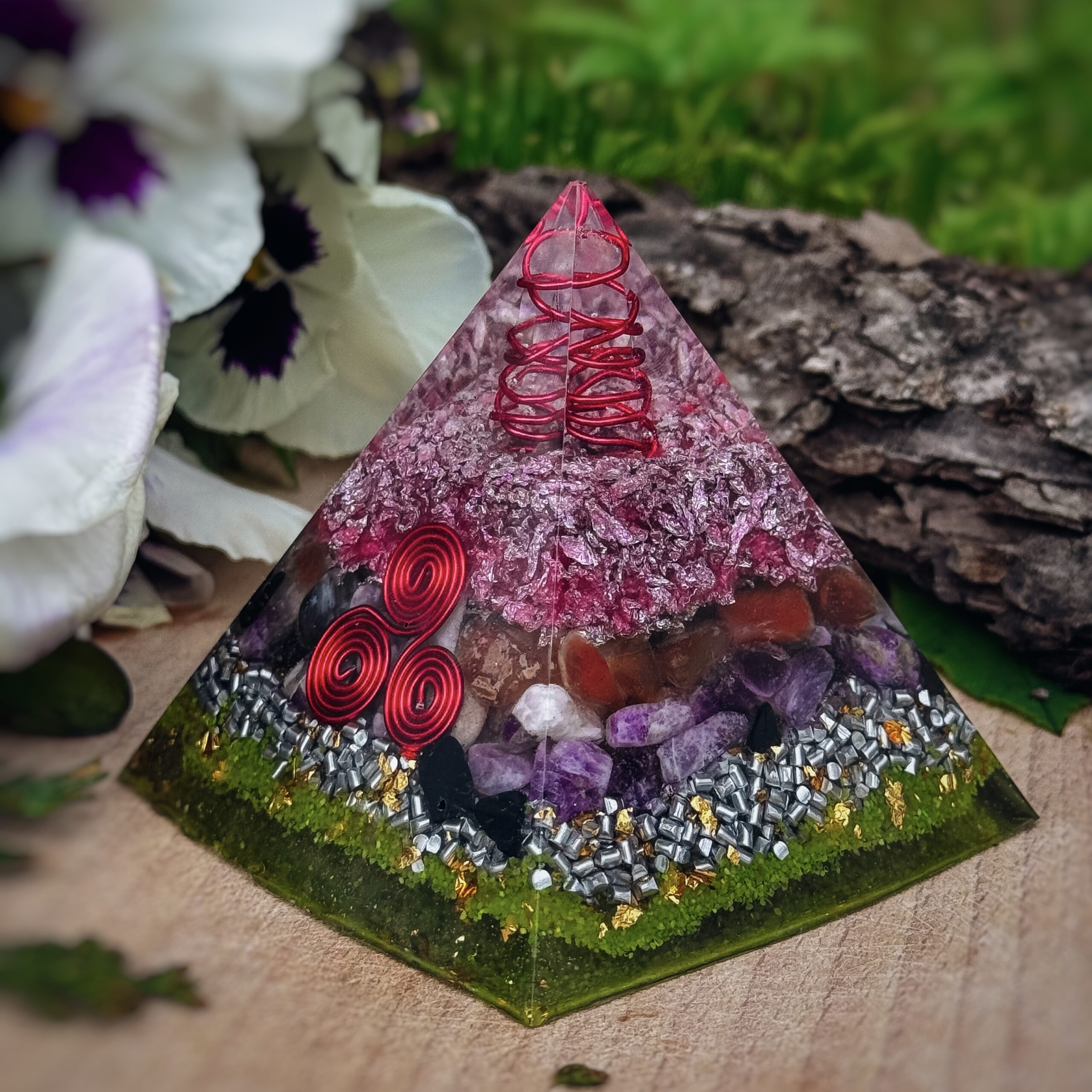 püramiid-red Püramiidorgoniit - Image 1