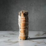 Valge salvei, seedri ja kaneeli tõrvik (10 cm)