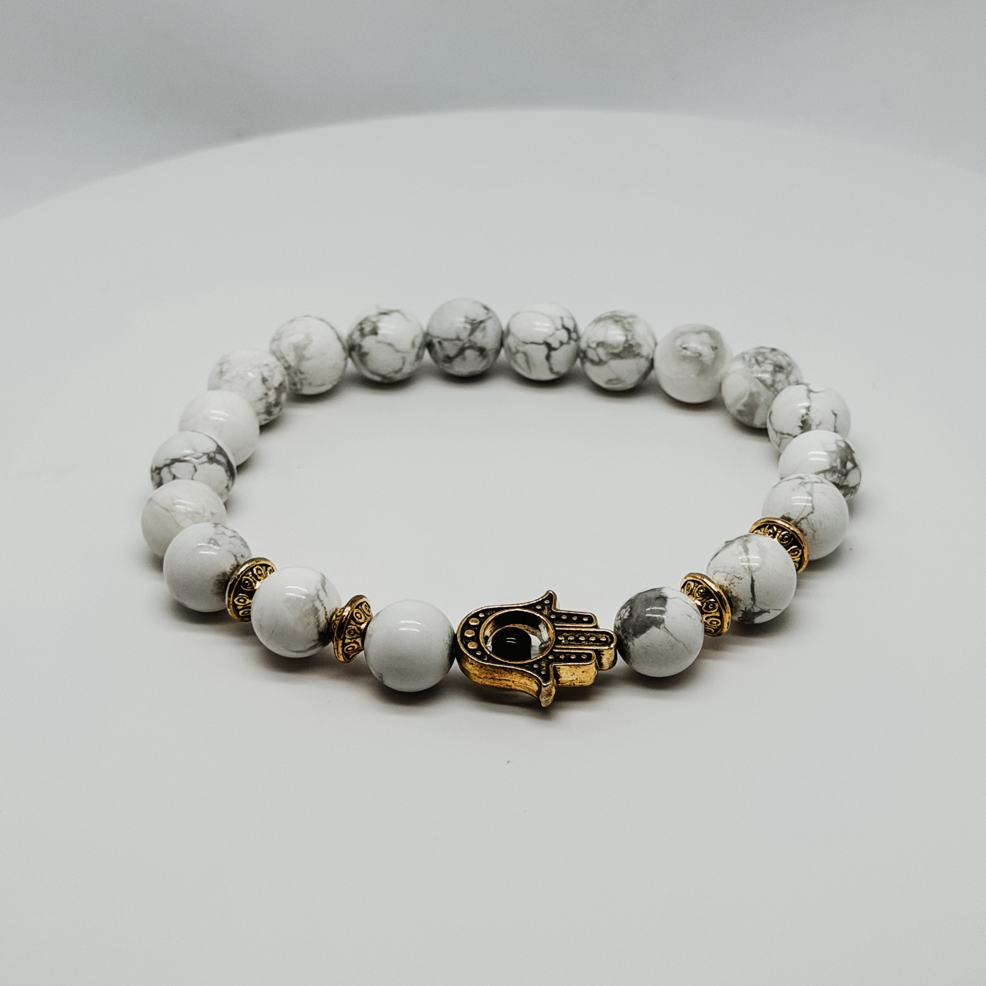 IMG_7360 Valge Hamsa käevõru (hauliit) - Image 1